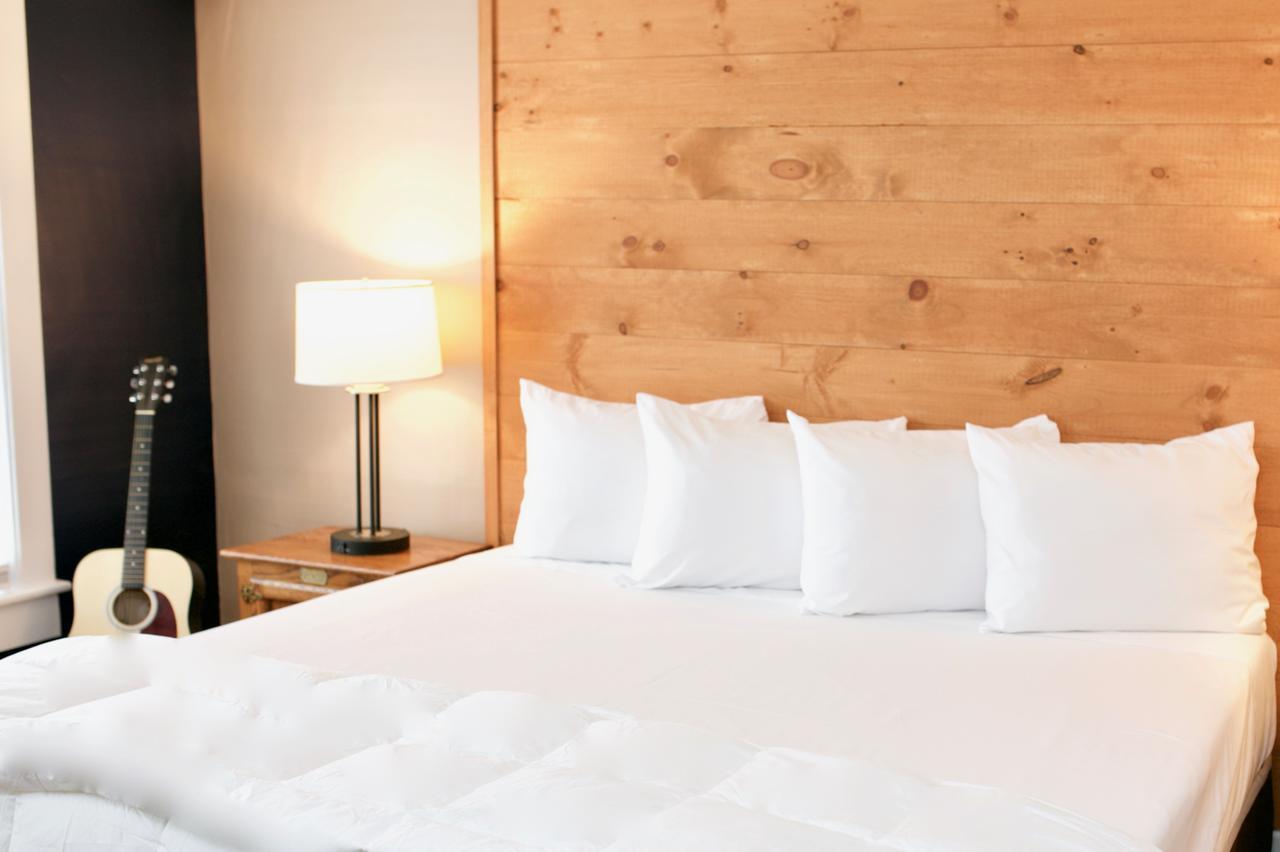 Inn At Kampfires Dummerston Center Экстерьер фото